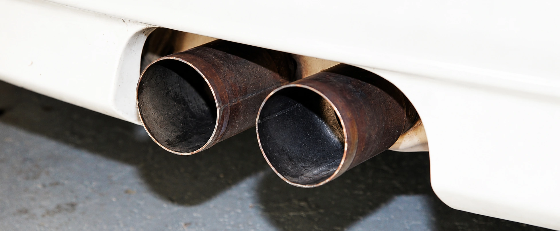 Detail einer Auspuffanlage